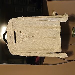 Sweater from Buckle. Size M. Some wear.